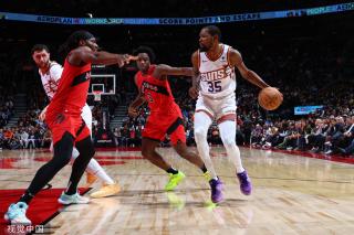 半场战报：斯图加特0-0霍芬海姆（半场战况：斯图加特与霍芬海姆0-0暂时僵持）